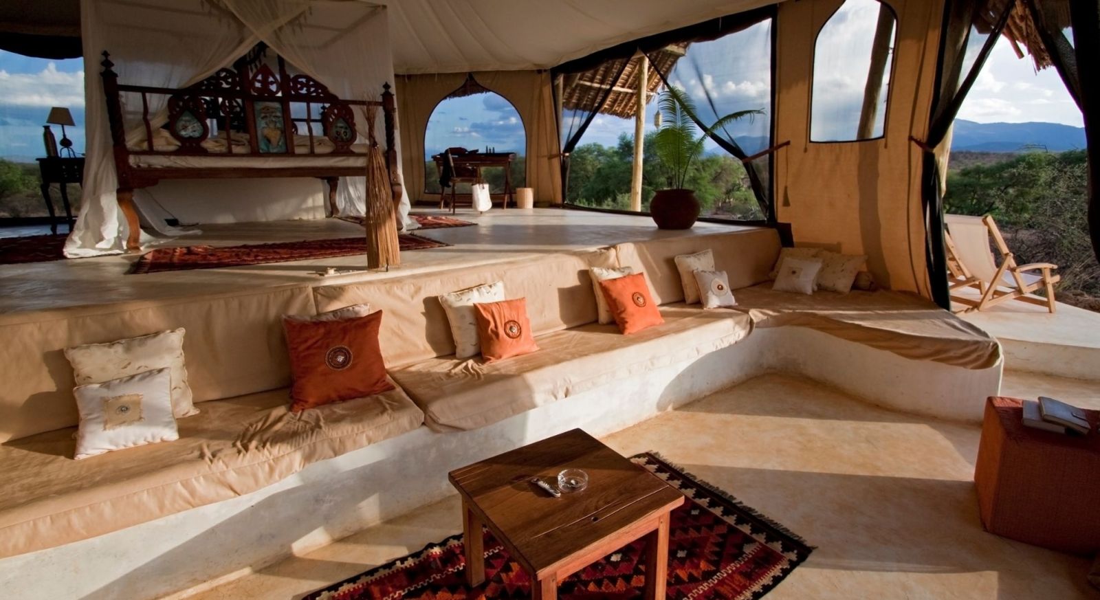 Luxury Adventure Travel. Luxury Safari Lodge
