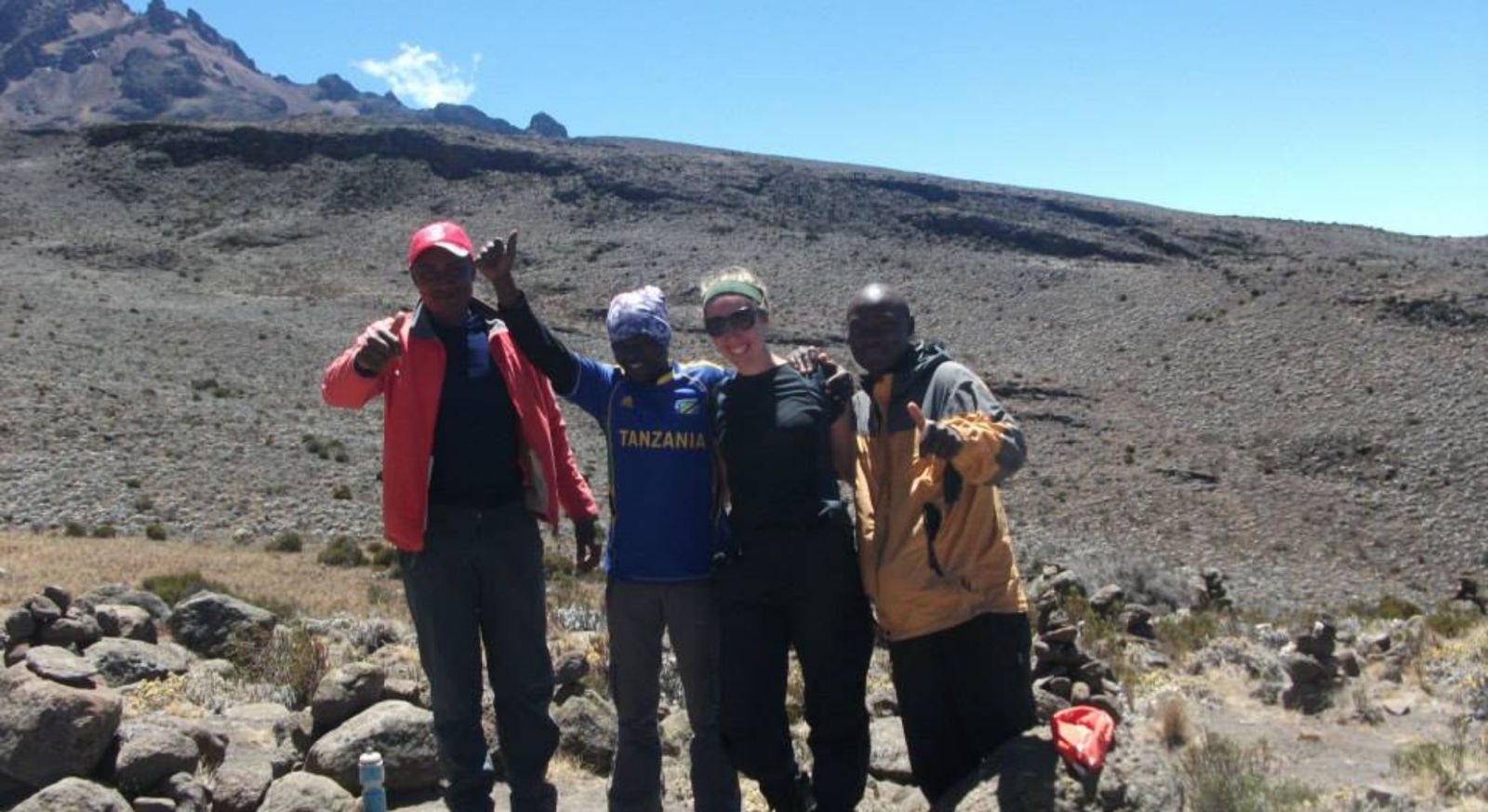 Trek Kilimanjaro. Local Guides and Porters. 