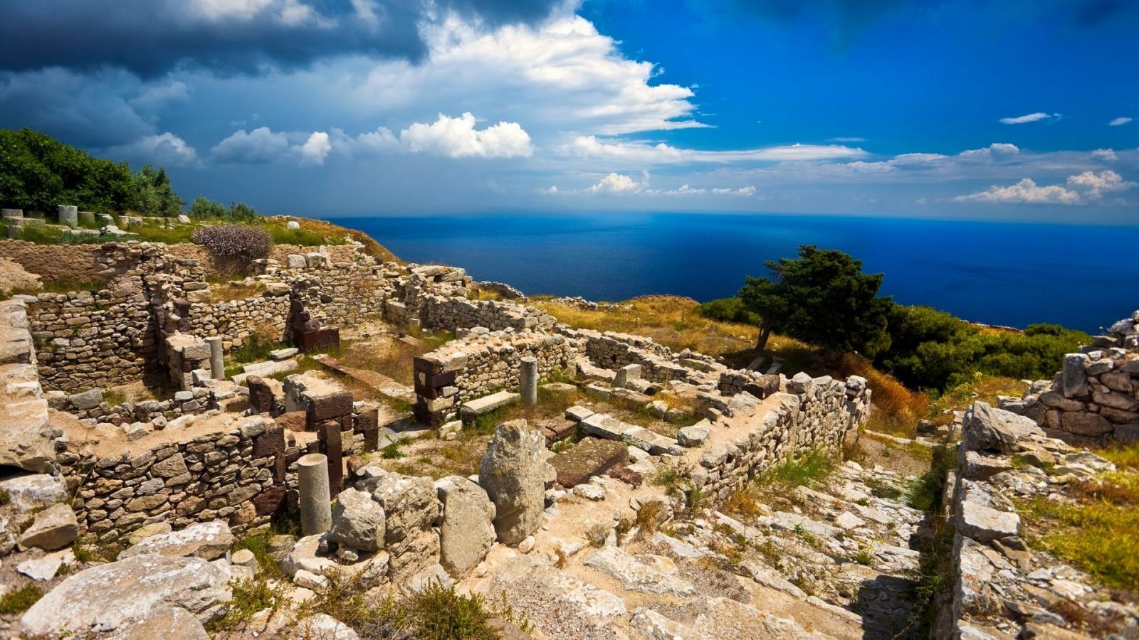 Santorini Holidays. Archaelogical Site