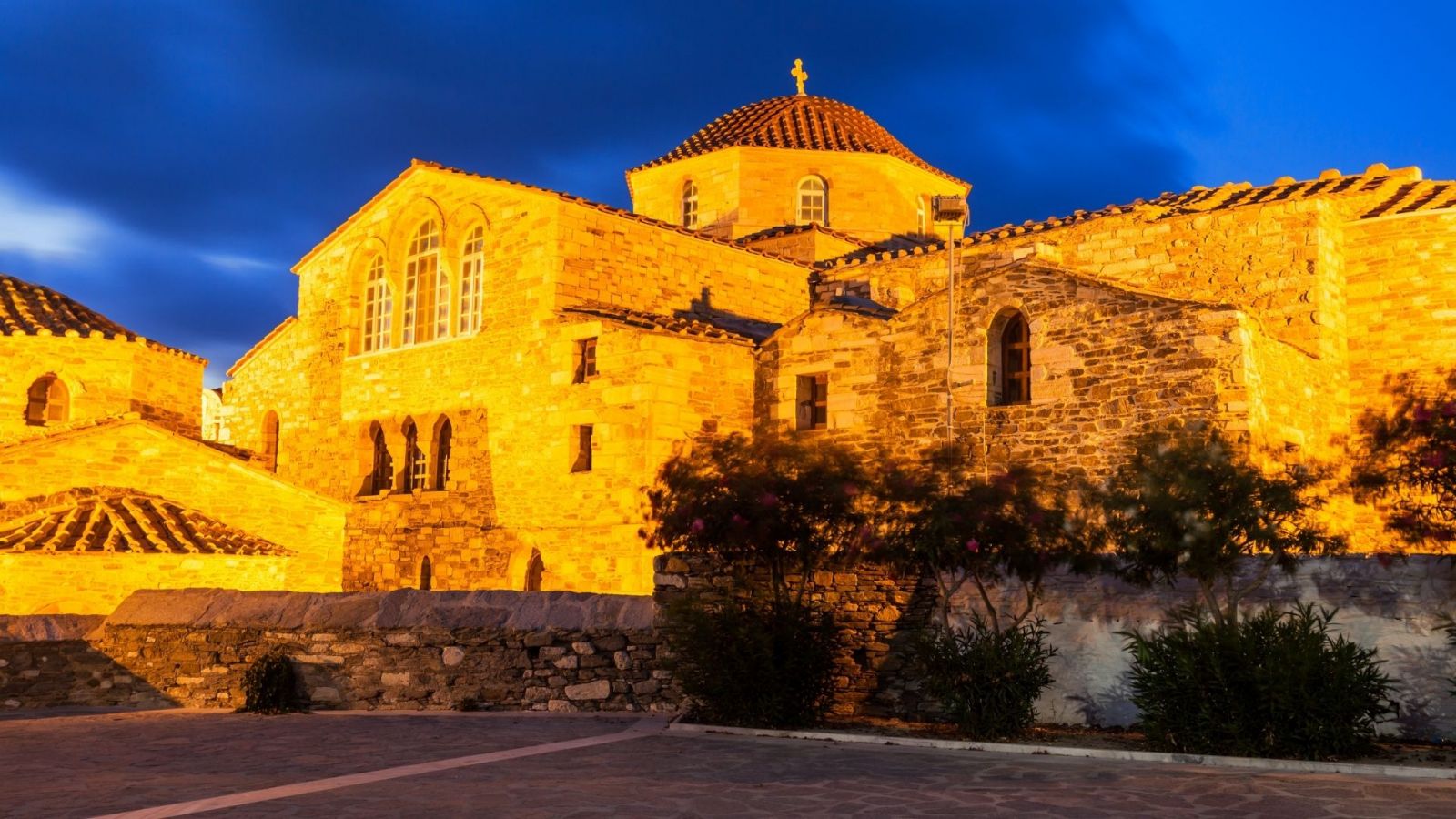 Naxos Holidays. Historical Buildings