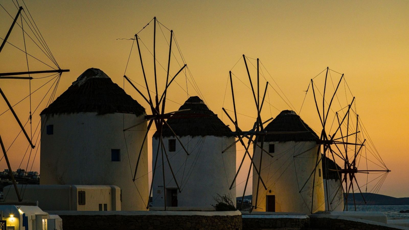 Mykonos Holidays, Windmills