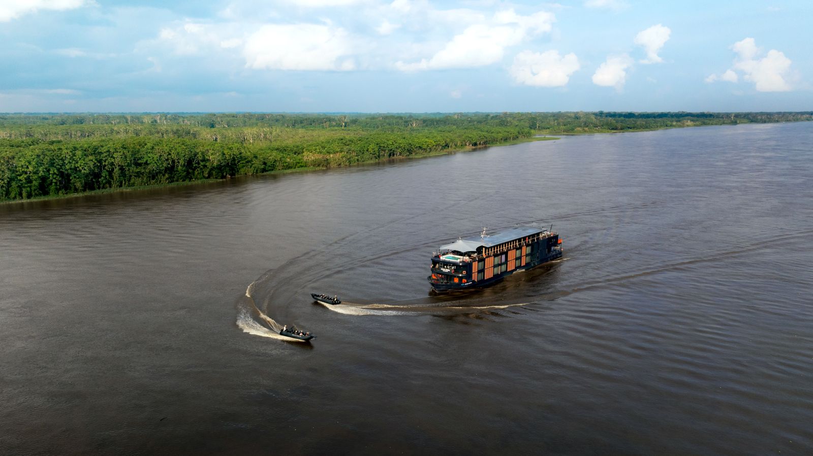 Aqua Nera sailing in The Amazon